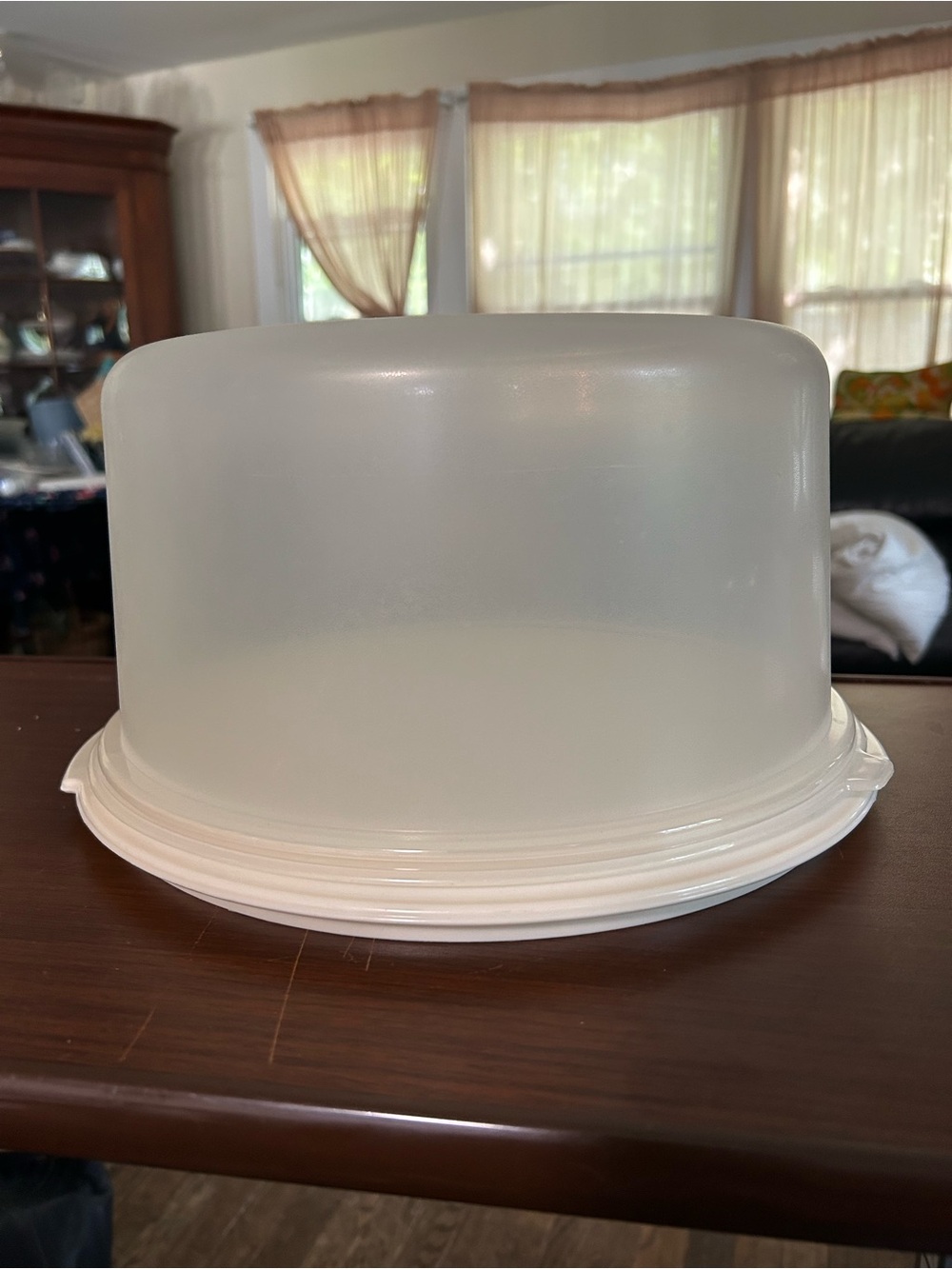 Vintage Rubbermaid cake saver 12.75 inches wide and 6 1/2 inches tall.